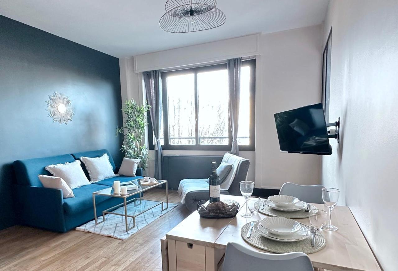 Stylish Apartment With A Balcony In Paris Exterior photo